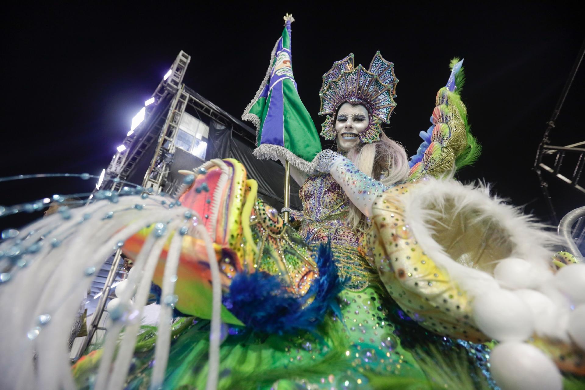 Vila Maria honra história do bairro e da escola em samba-enredo - Ricardo Matsukawa/UOL
