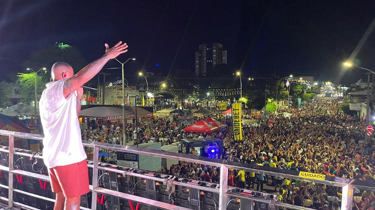 Leo Santana encerrou as festividades no trio Boca da Noite