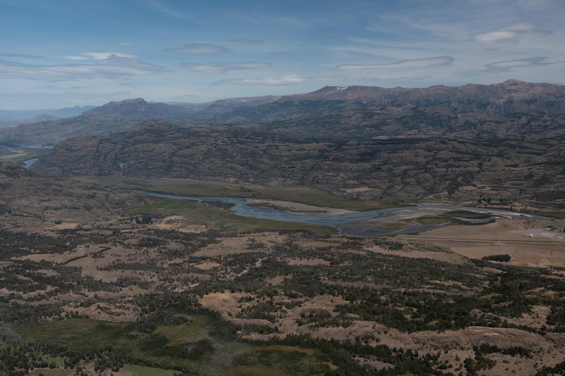Vista aérea del río Ibañez, en Chile - PABLO COZZAGLIO/AFP