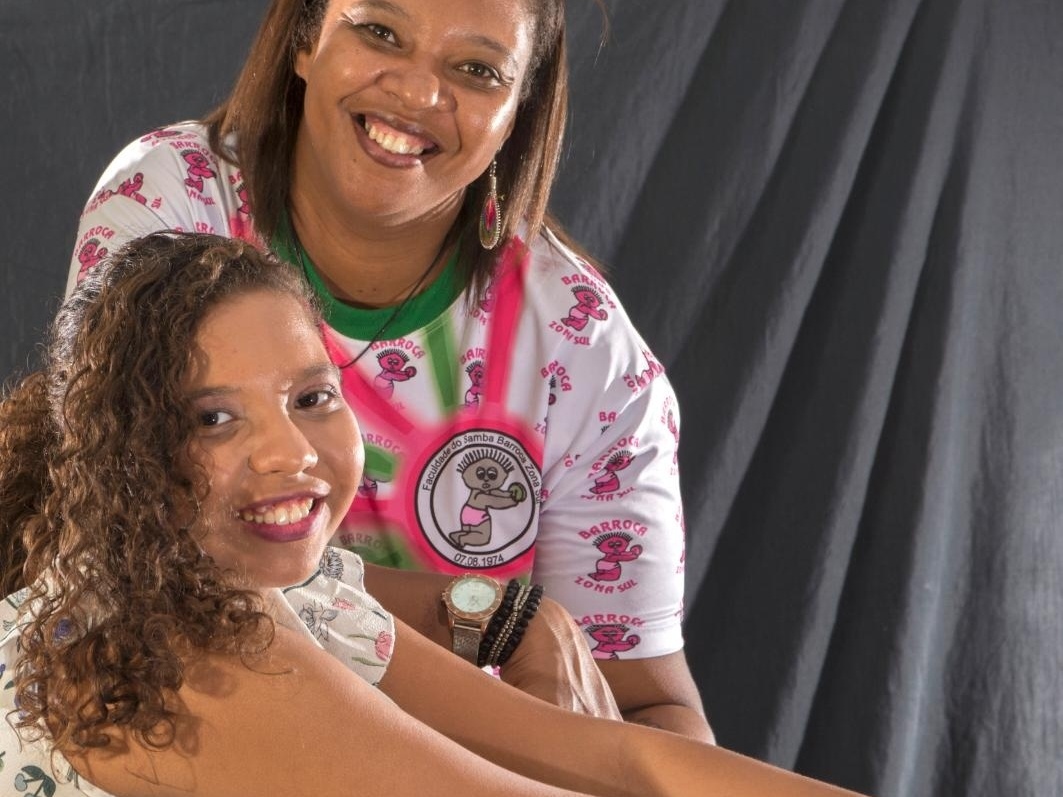 Diagnóstico levou 11 anos, e mãe viu filha regredir física e cognitivamente