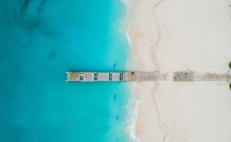 Grace Bay, Ilhas Turcas e Caicos - JoaoBarcelos/Getty Images/iStockphoto - JoaoBarcelos/Getty Images/iStockphoto