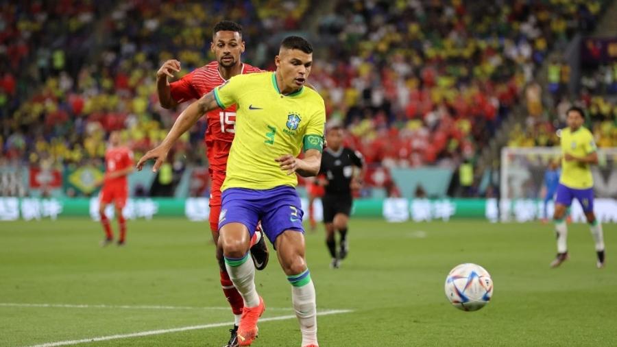 Thiago Silva pelo Brasil durante partida contra Suíça - Clive Brunskill/Getty Images