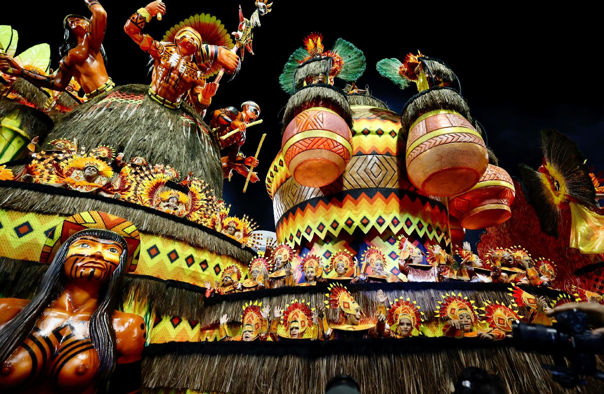 Acadêmicos do Tatuapé homenageia Paraty em desfile no Carnaval 2023 - Mariana Pekin/UOL