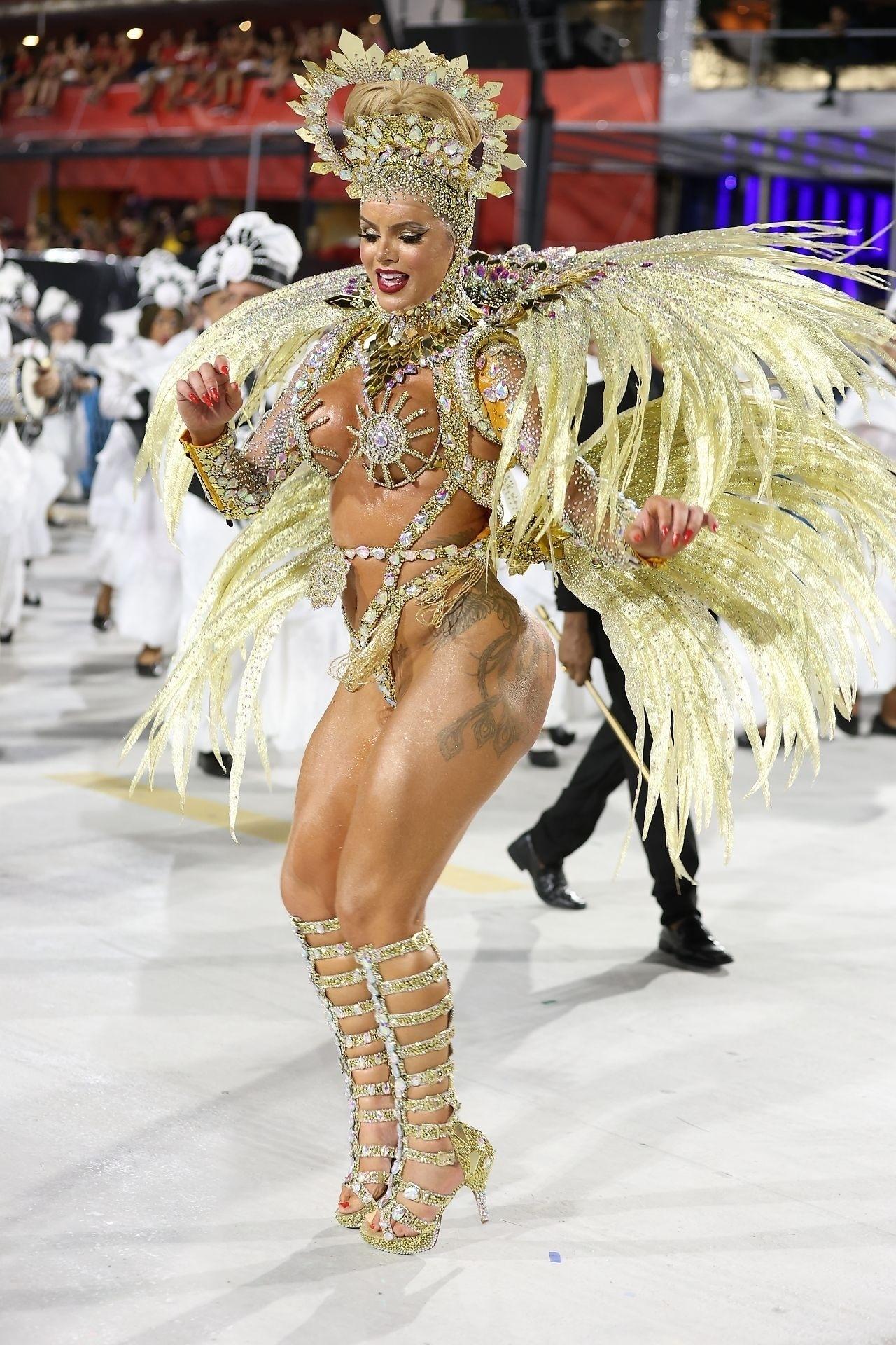 Talita zampiroli desfilando na Unidos de Padre Miguel na Sapucaí - Daniel Pinheiro/AgNews