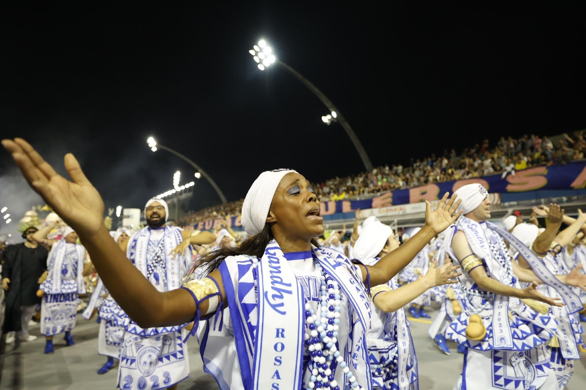 Enredo da Rosas de Ouro pede respeito e igualdade racial - Mariana Pekin/UOL