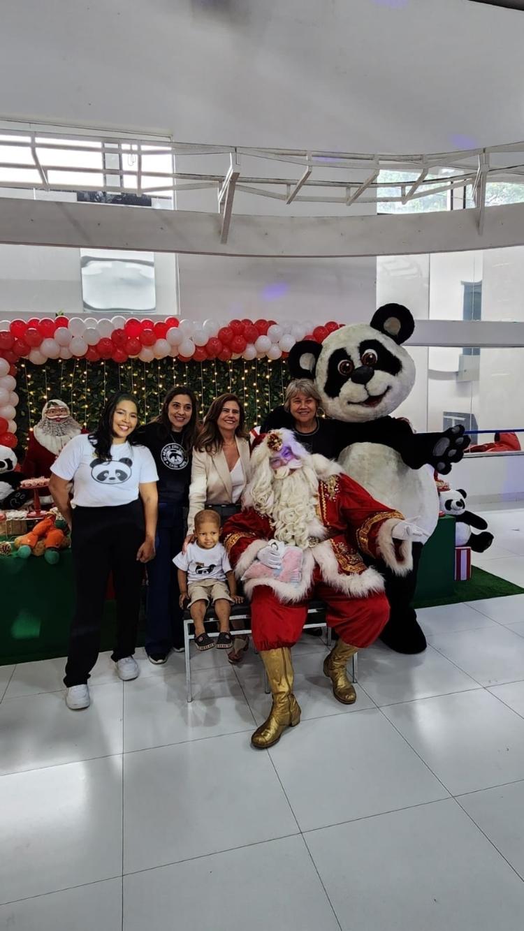 Camila da Silva Veras com o filho Nicolas Veras, Janice Schmidt, Mayara Magri e Liz Gouvea