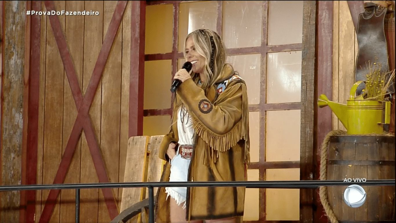 A Fazenda 2022: Galisteu com look despojado no campo de provas - Reprodução/Playplus