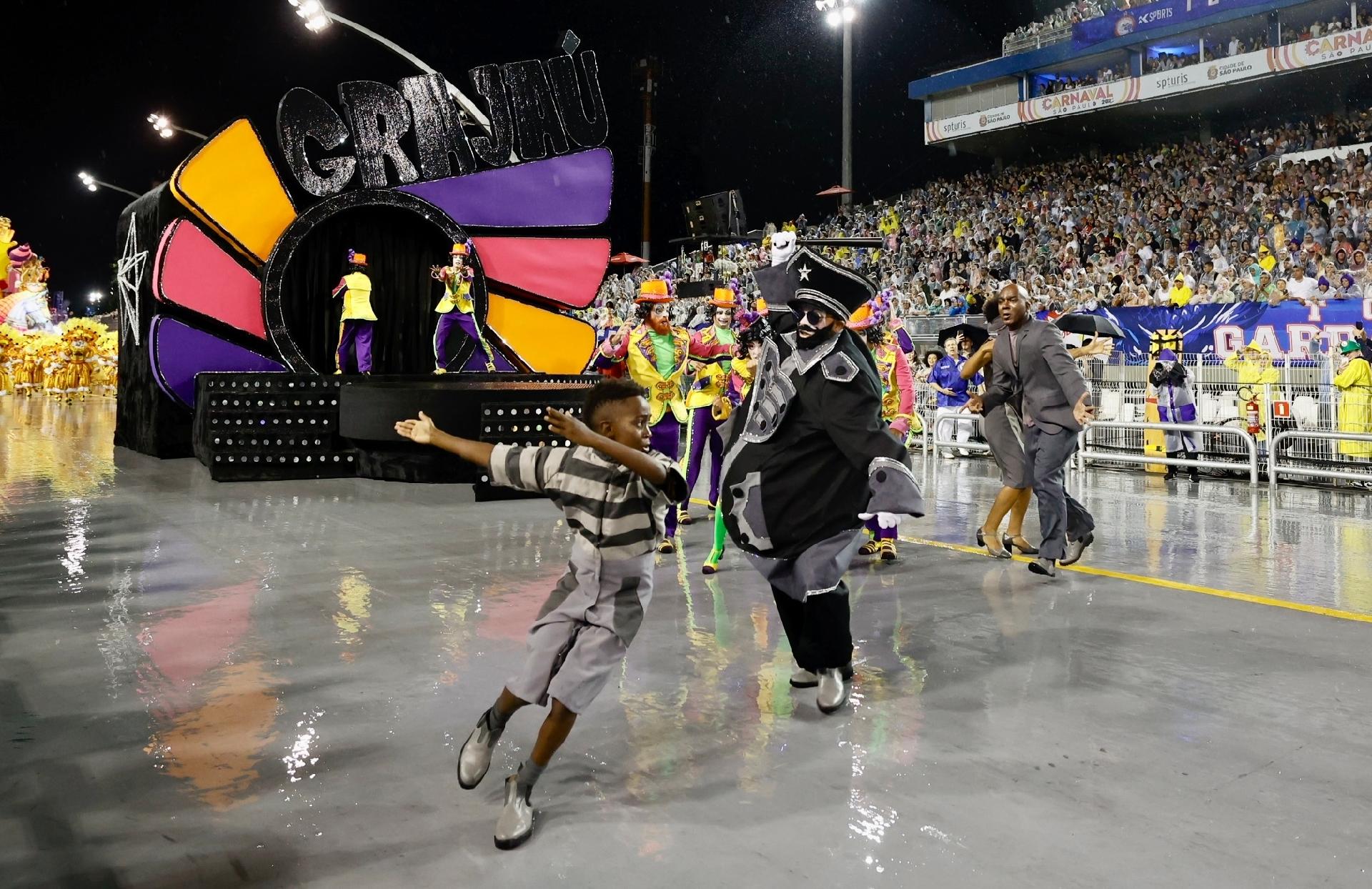 Estrela do Terceiro Milênio desfila na noite do segundo dia do Carnaval de São Paulo - Marina Pekin/ UOL