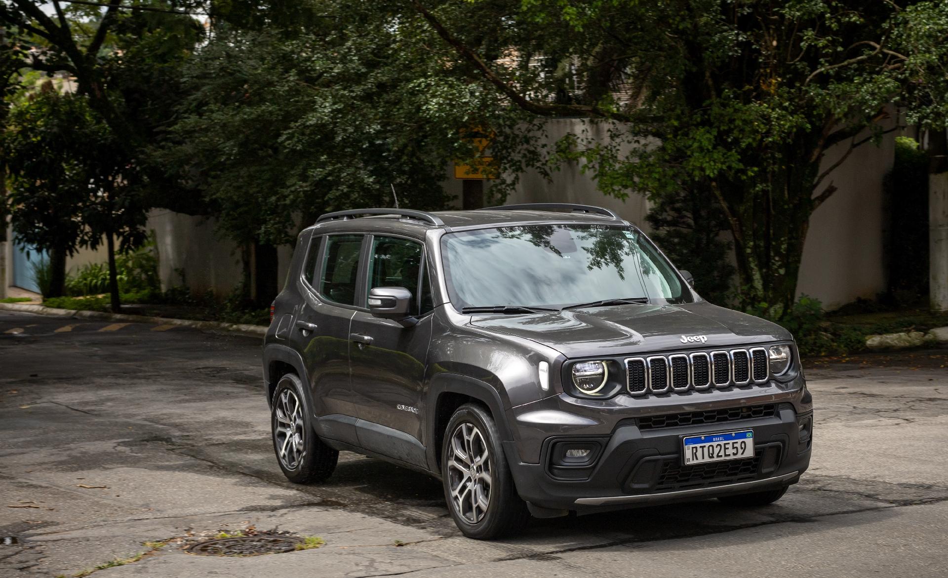 Tracker RS x Renegade Longitude: SUVs de personalidade. Qual é melhor?