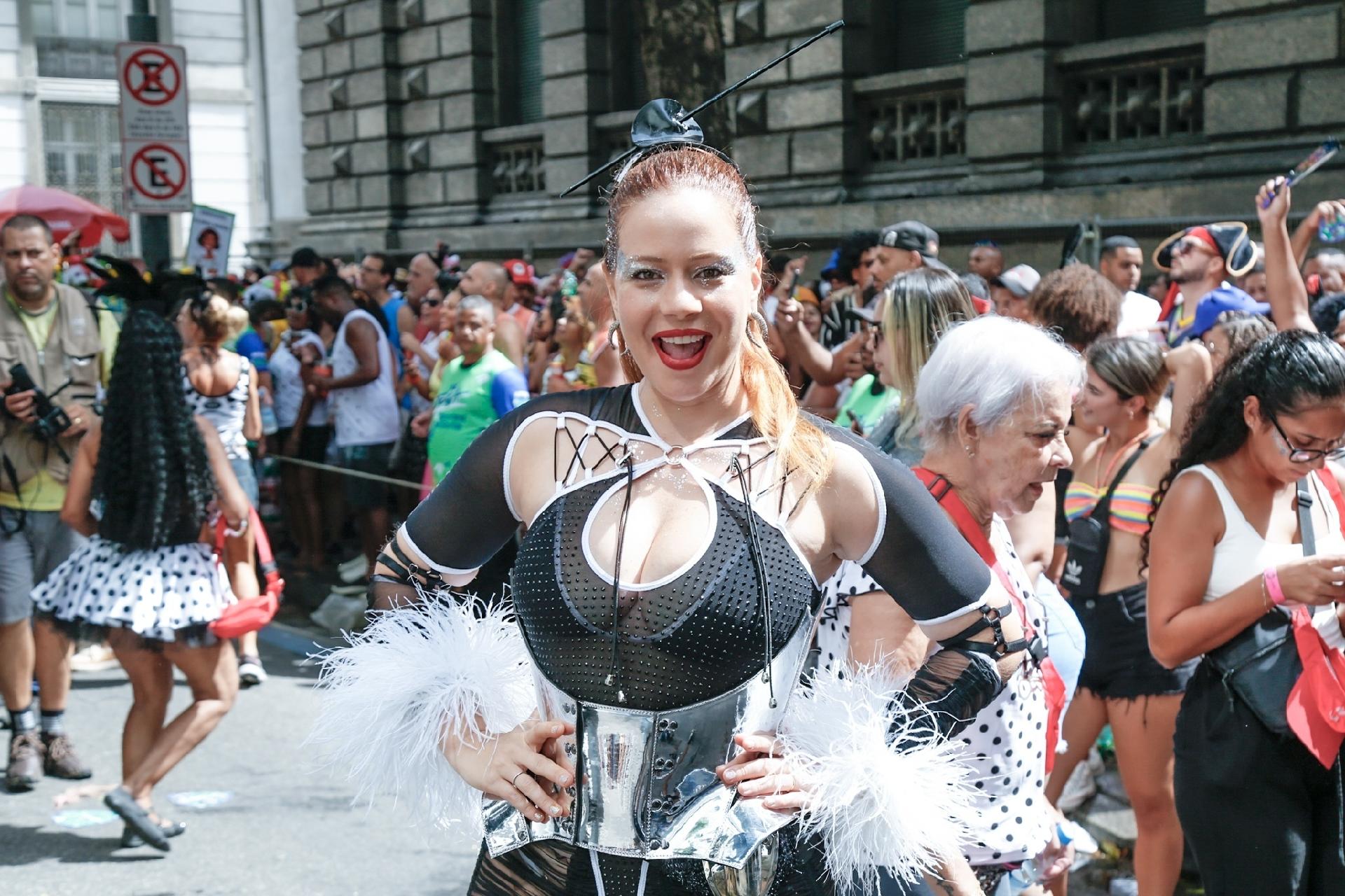 Leandra Leal no Bloco Cordão da Bola Preta, no Rio - Paulo Tauil/ AgNews