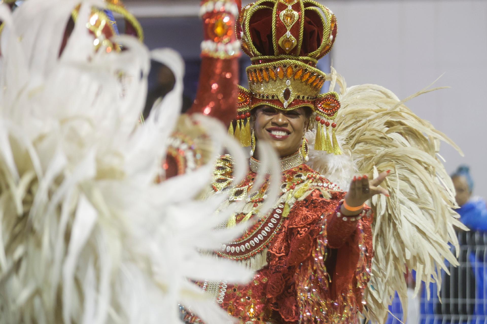 Casa Verde supera sofrimento para exaltar riqueza dos ritmos africanos - Ricardo Matsukawa/ UOL