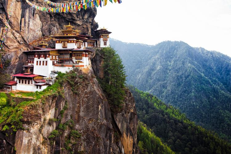 Paro Taktsang no Butão - StephenChing/Getty Images/iStockphoto - StephenChing/Getty Images/iStockphoto