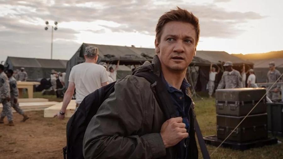 Jeremy Renner em "A Chegada" (2016) - Reprodução