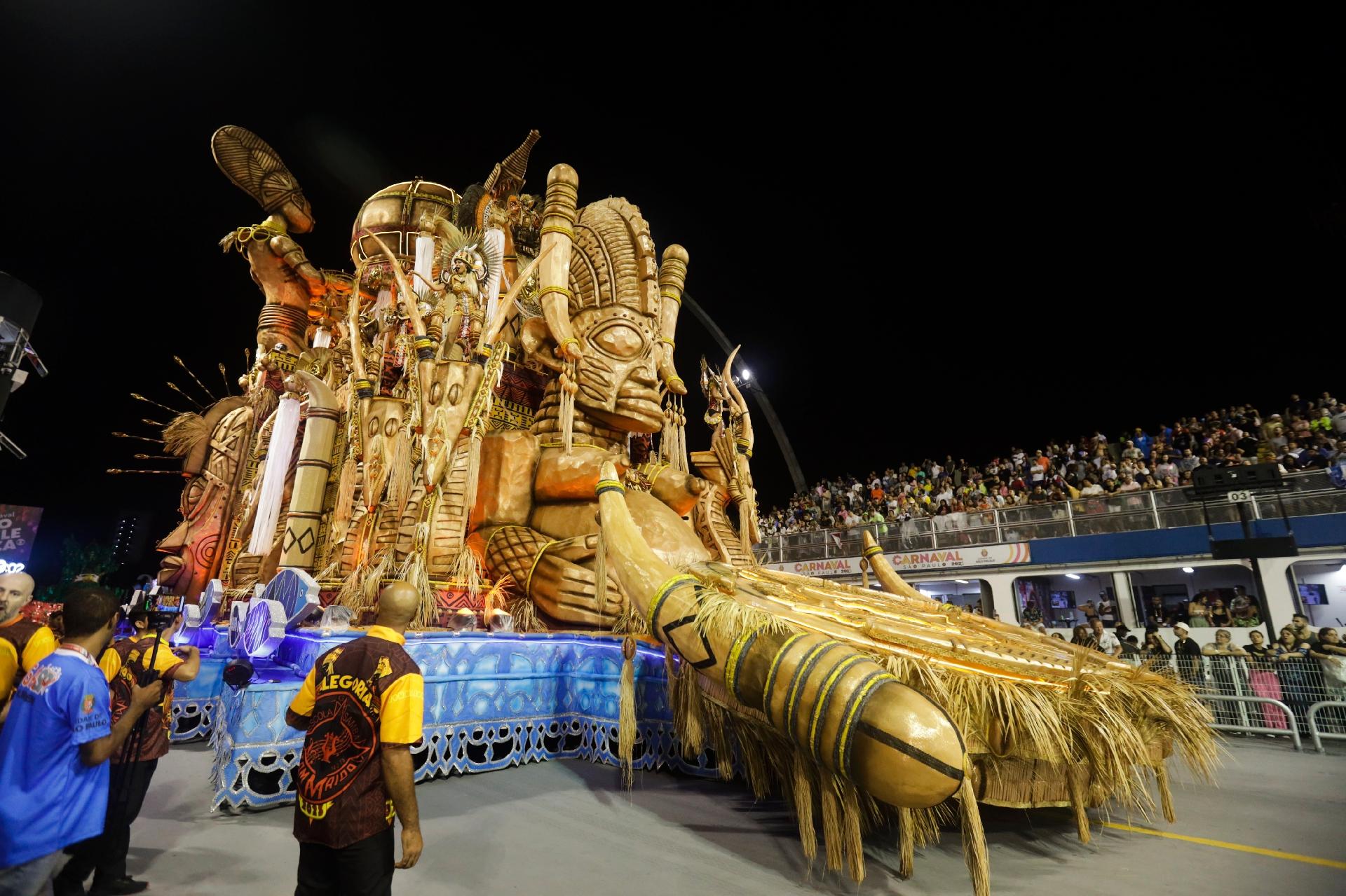 Tom Maior faz culto às mães pretas ancestrais em desfile - Ricardo Matsukawa/UOL