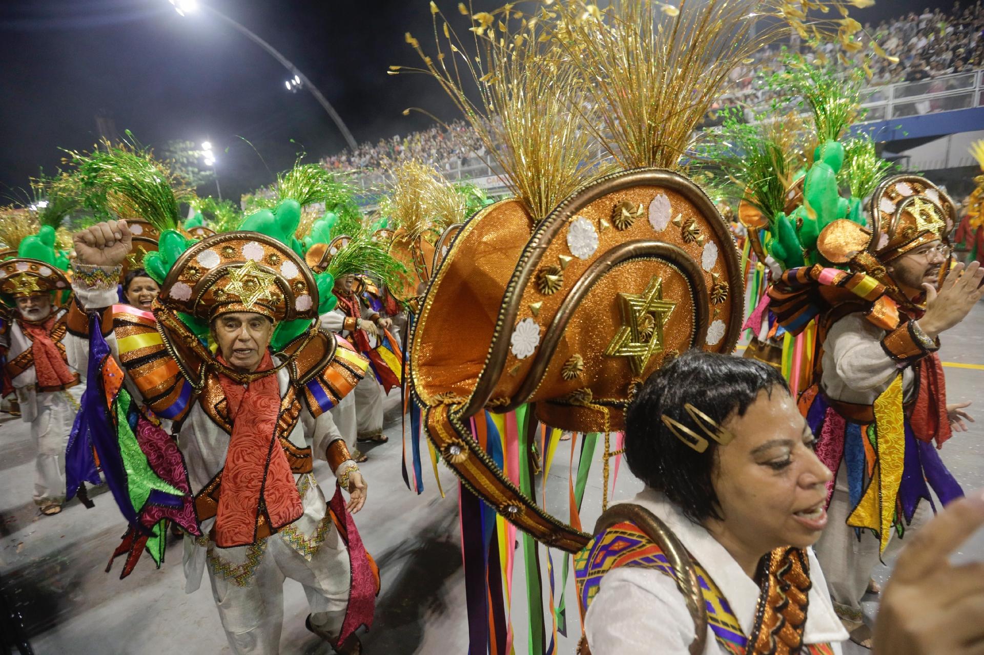 Vila Maria honra história do bairro e da escola em samba-enredo - Ricardo Matsukawa/UOL