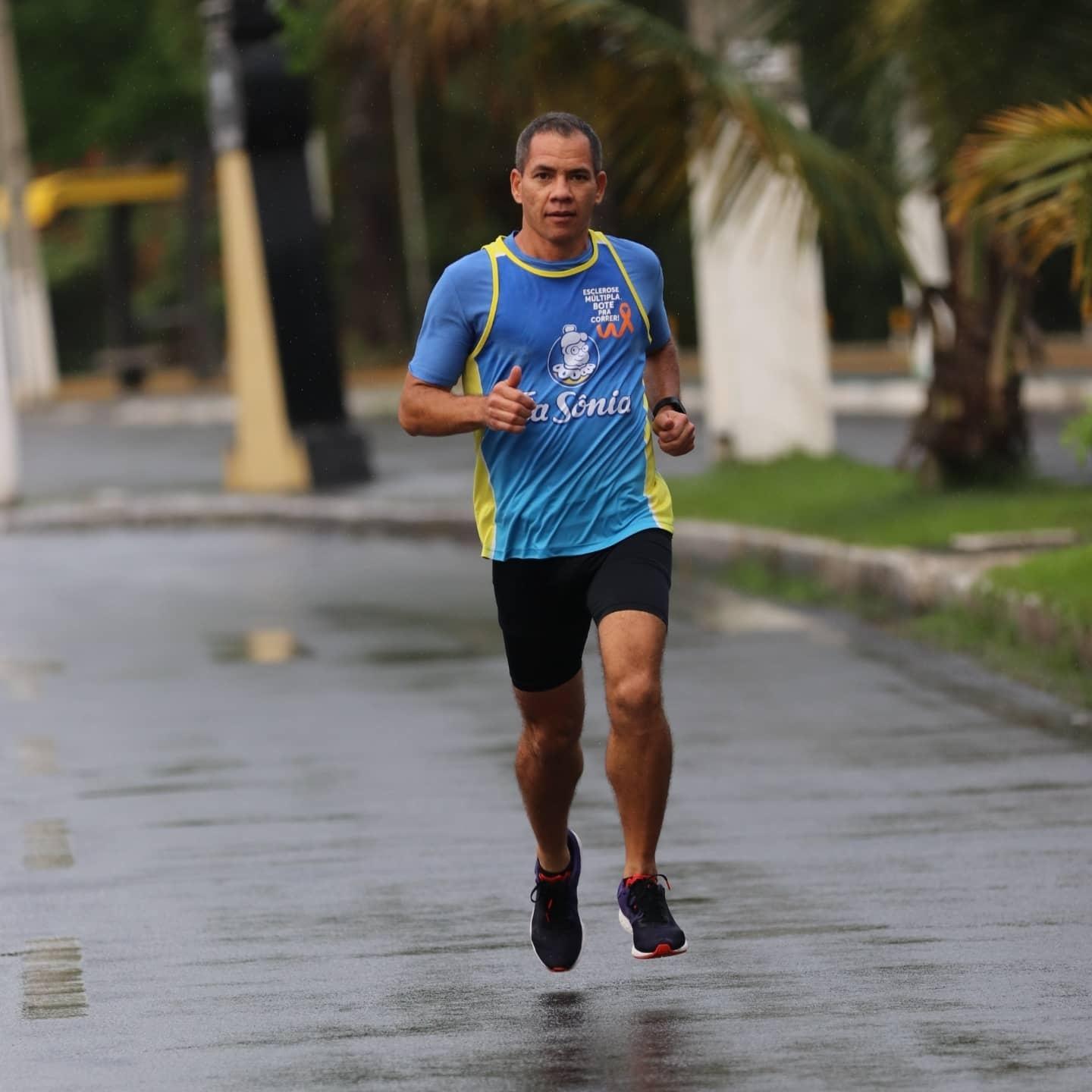 Agenor Netto começou a correr após ser diagnosticado com esclerose múltipla - Arquivo pessoal