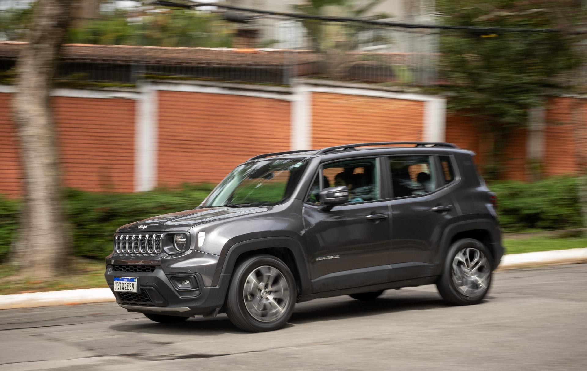 Tracker RS x Renegade Longitude: SUVs de personalidade. Qual é melhor?