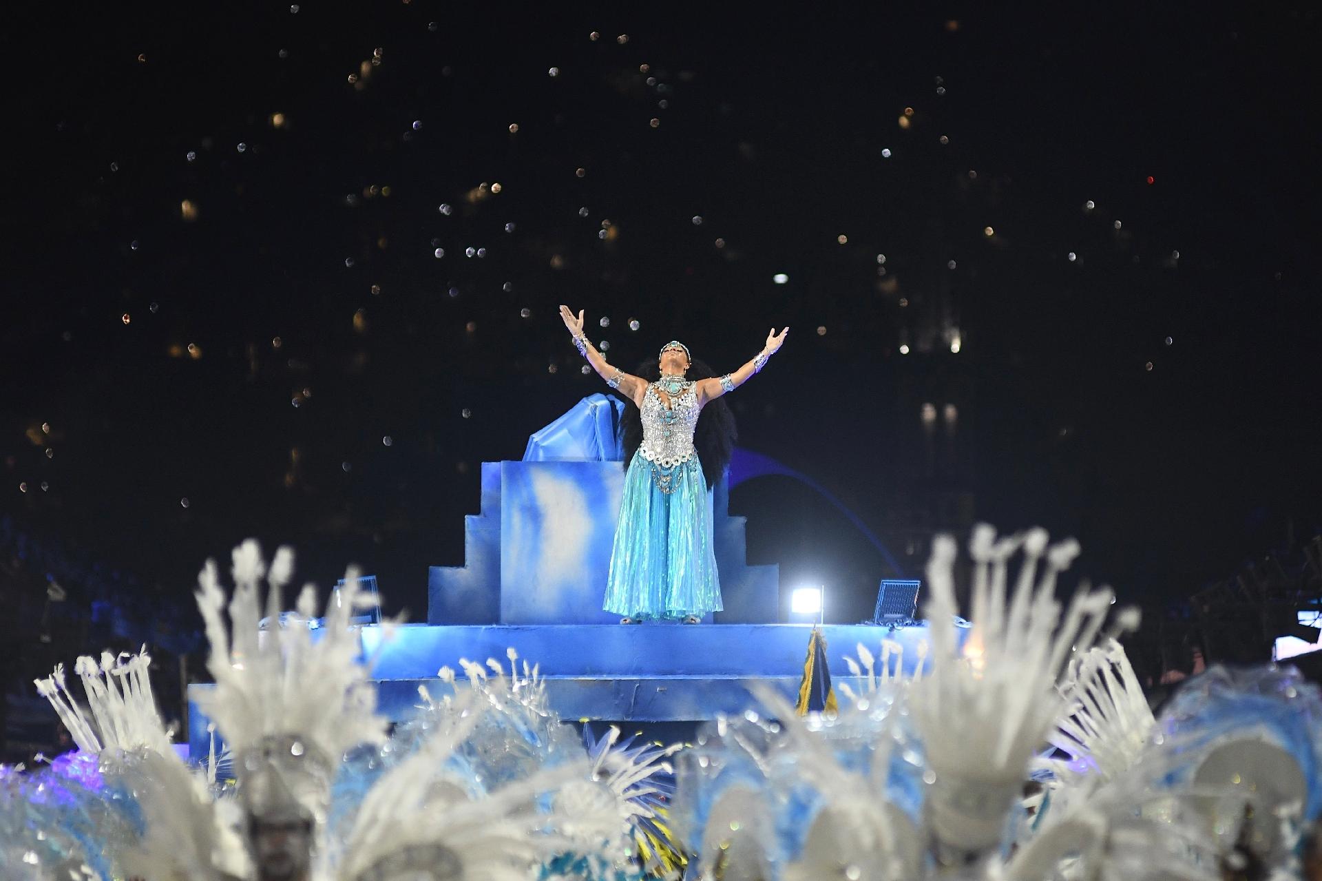 Unidos da Tijuca foi a quarta a entrar na avenida - Lucas Landau/ UOL