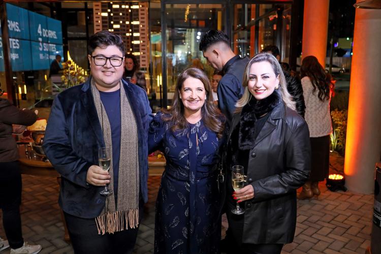 Paulo Pavione, Marcia Siqueira e Larissa Ashiuchi