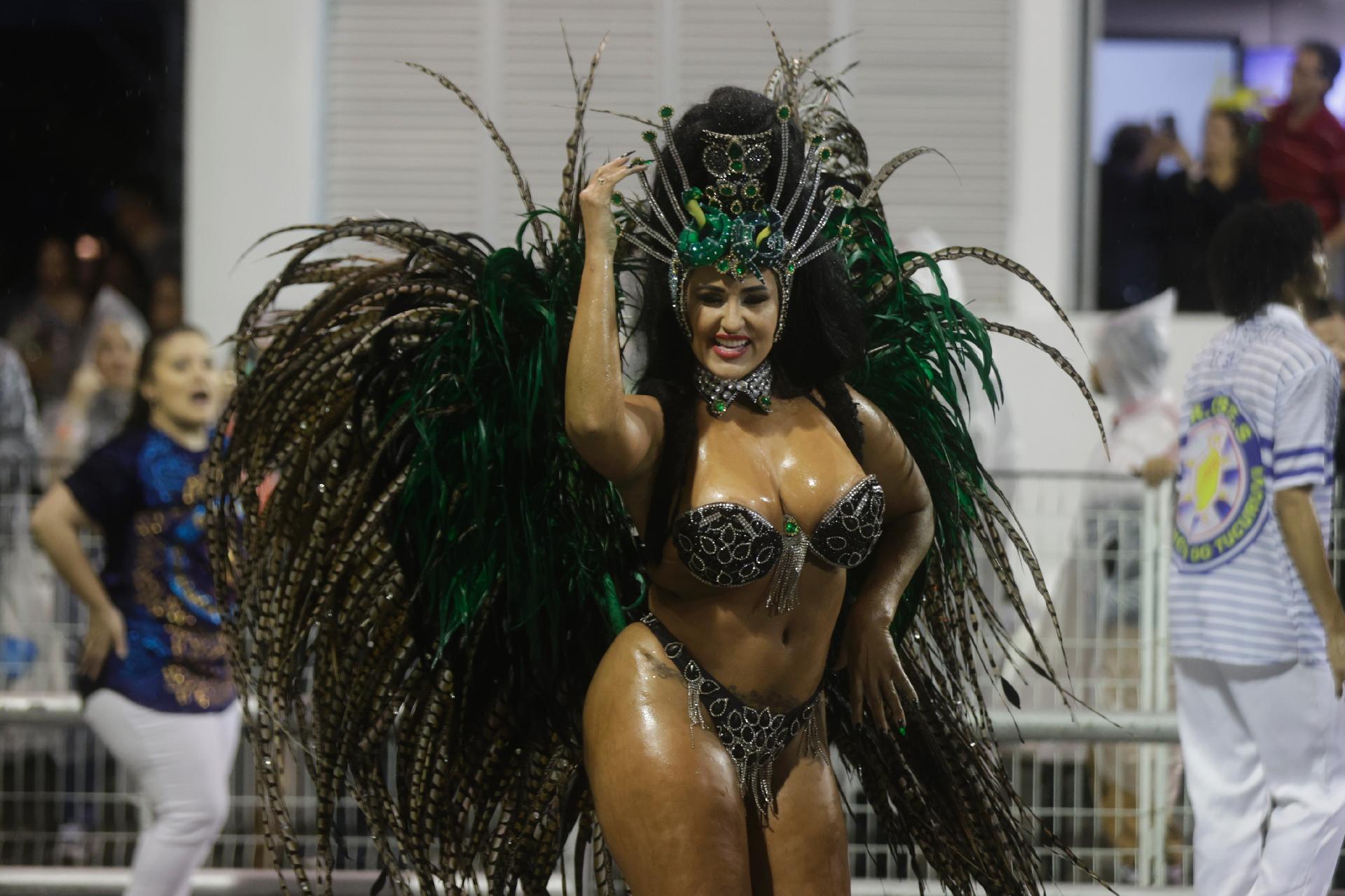 Acadêmicos do Tucuruvi é a segunda escola a se apresentar no segundo dia de desfiles de São Paulo - Ricardo Matsukawa/ UOL