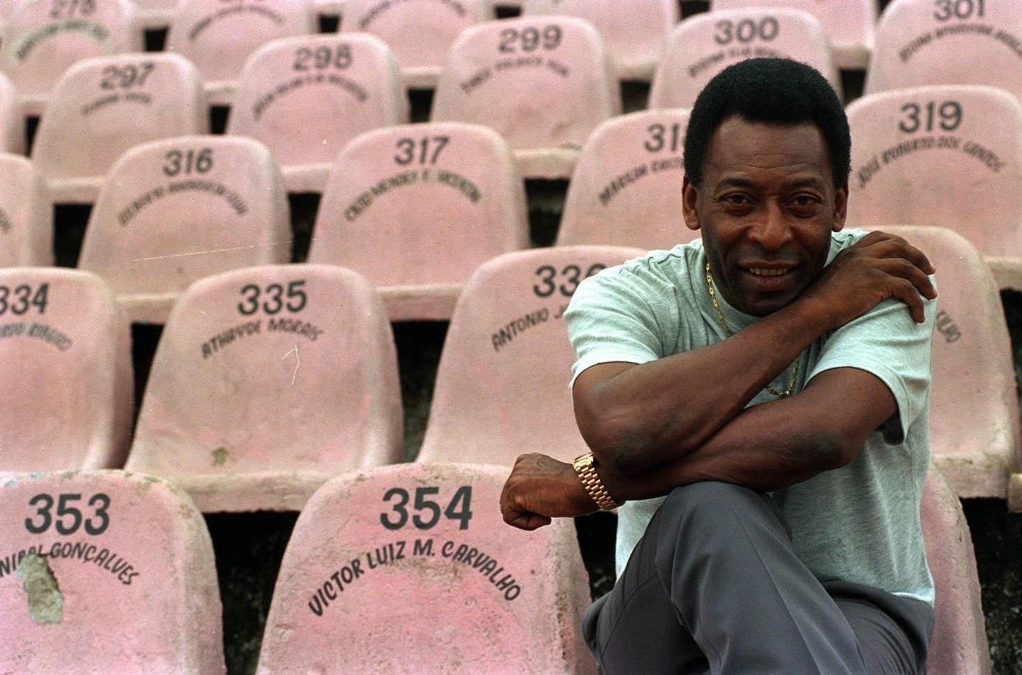 15.nov.1994 - O ex-jogador Pelé no estádio Vila Belmiro, em Santos (SP). - Otávio Dias de Oliveira/Folhapress
