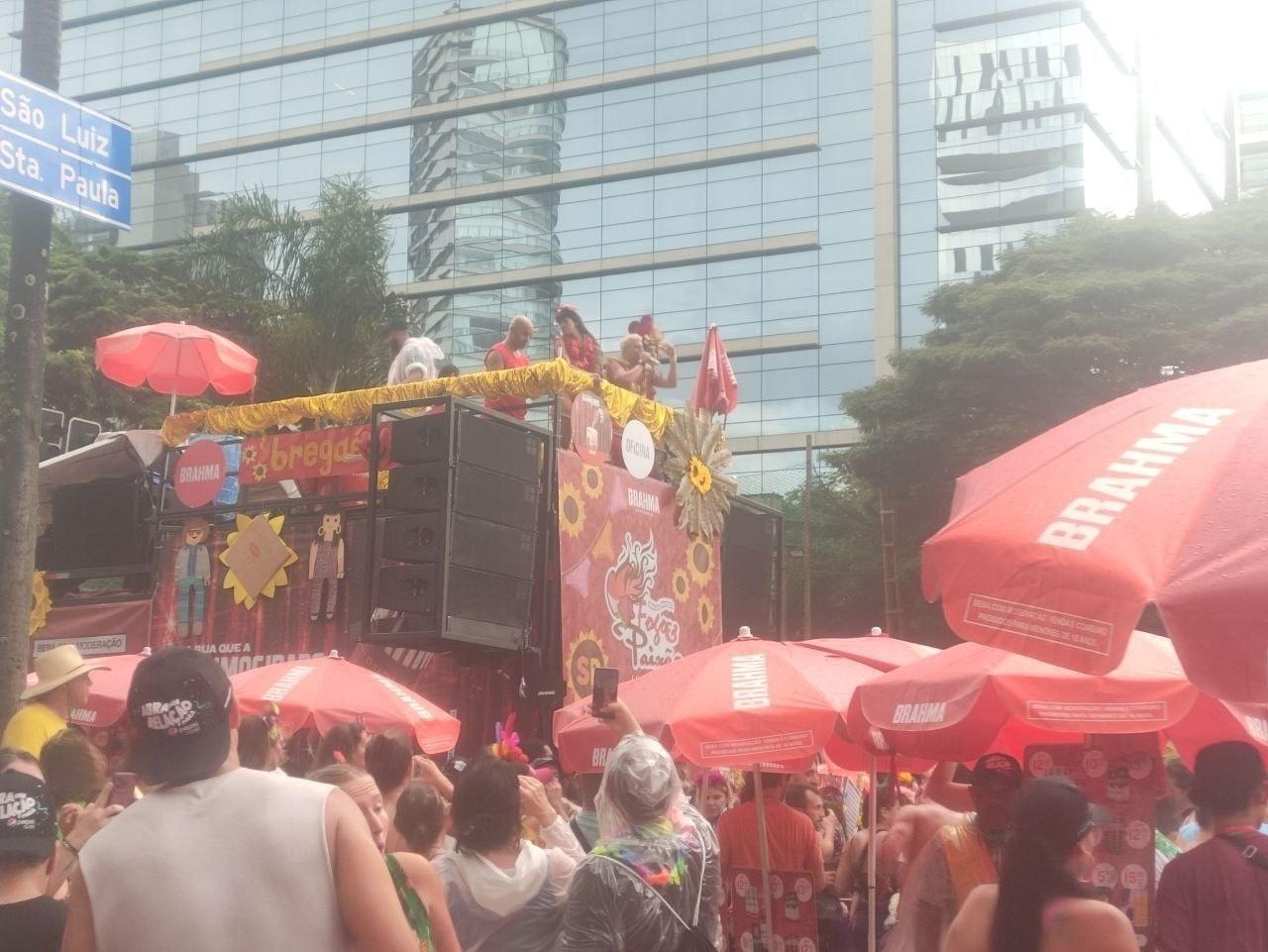 Bloco Fogo e Paixão, na Faria Lima, zona oeste de São Paulo - Martha Alves/UOL