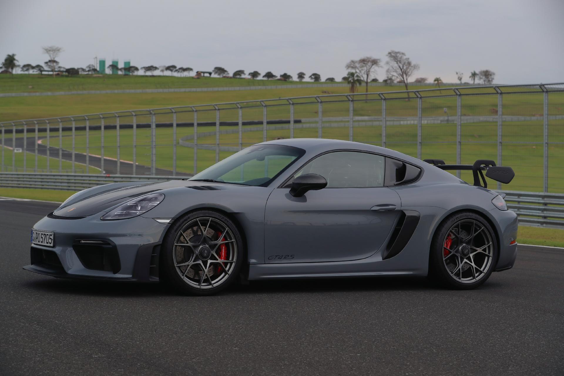 Porsche 718 Cayman GT4 RS - Divulgação
