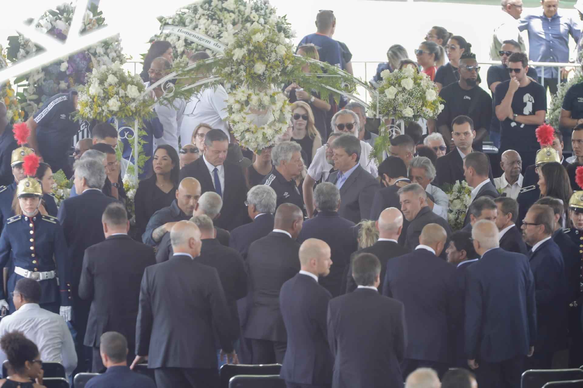 Movement around Pele's coffin while awake - Marcelo Giusto / UOL