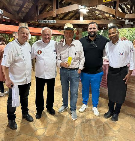 Anesio Fassina, chef Ailton Piovan e equipe Anesio Fassina, chef Ailton Piovan e equipe