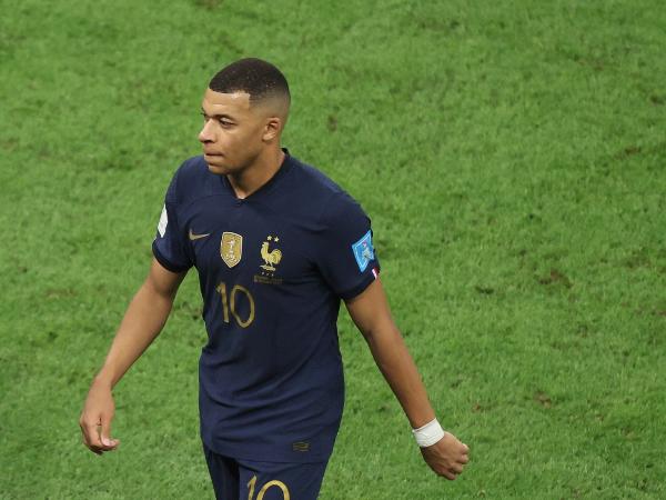 Mbappé faz três gols na final e é artilheiro da Copa do Mundo de 2022 -  Estadão