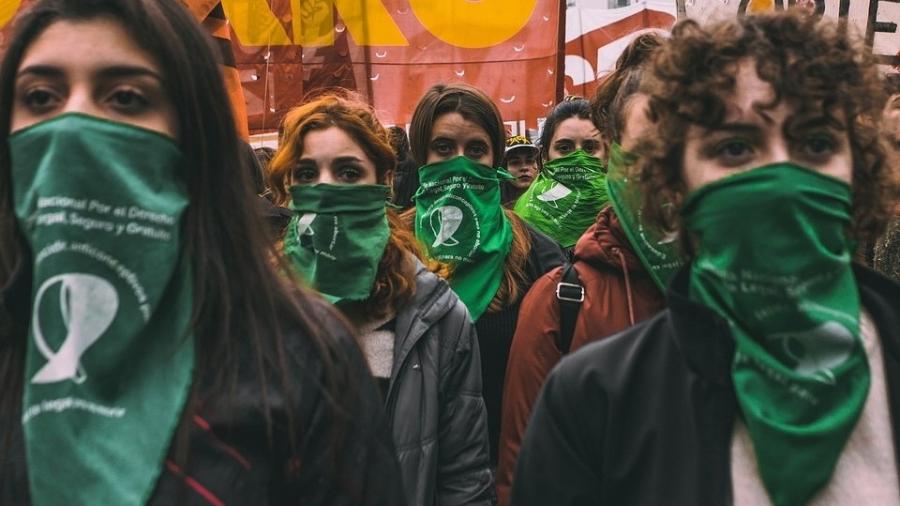 Protesto de mulheres em Buenos Aires pela legalização do aborto em 2020