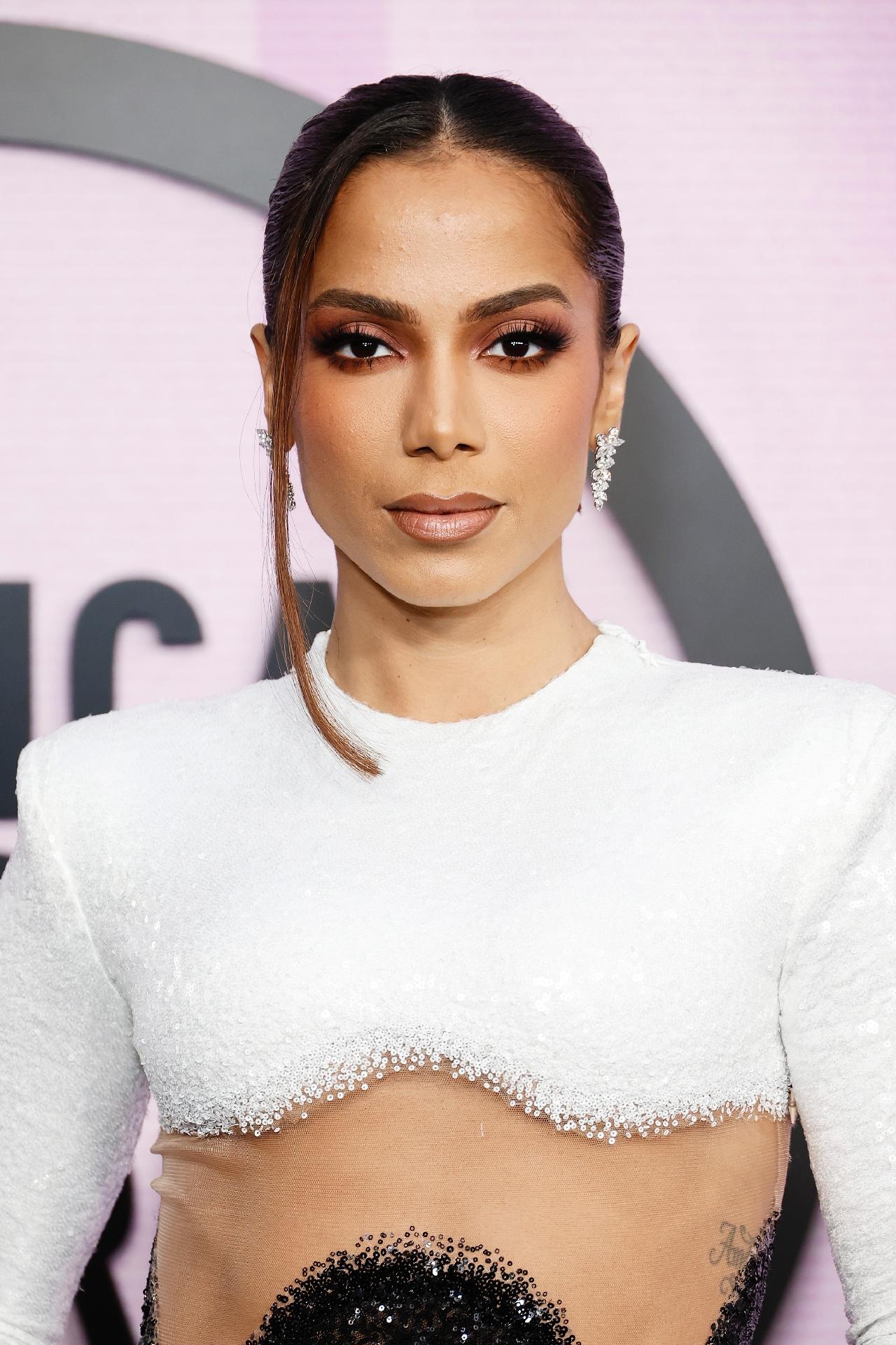 anitta-se-apresenta-no-ama-ap-s-ser-indicada-pela-1-vez-fotos