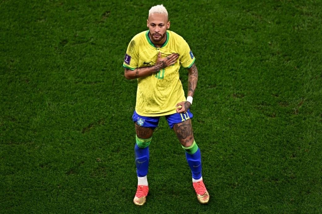 Neymar comemora gol sobre a Croácia na Copa do Mundo - ANNE-CHRISTINE POUJOULAT / AFP