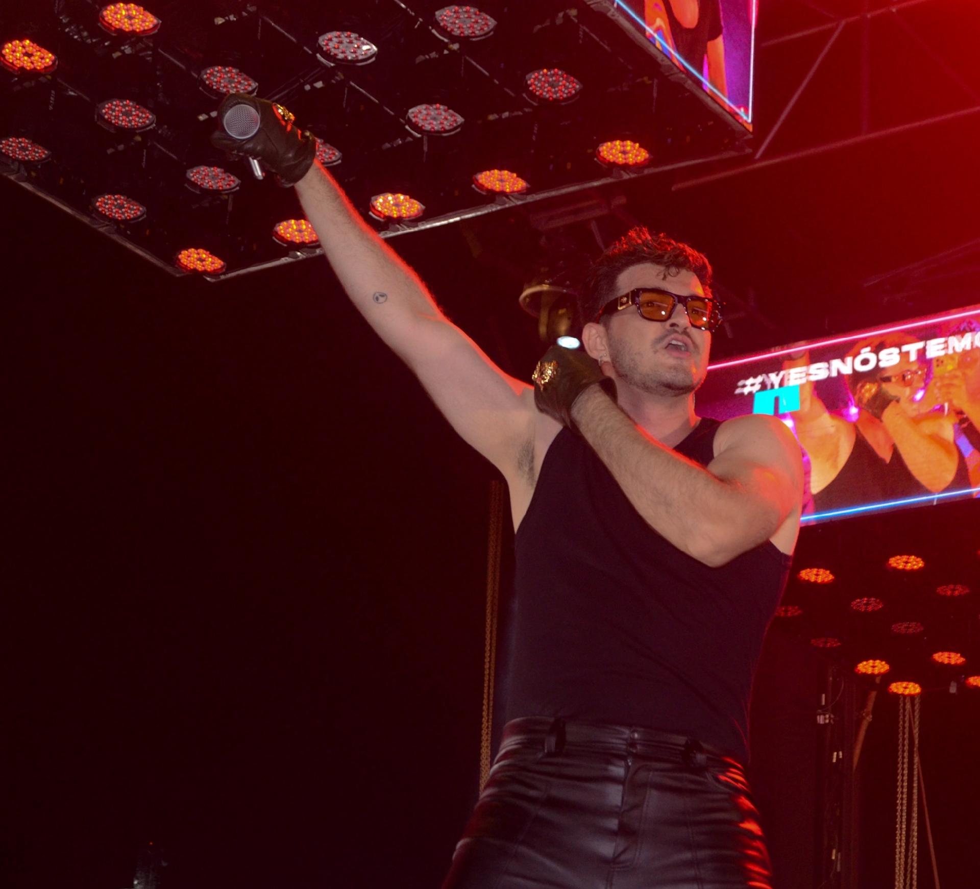 Jão foi convidado de show da Anitta em S - Araujo/AgNews