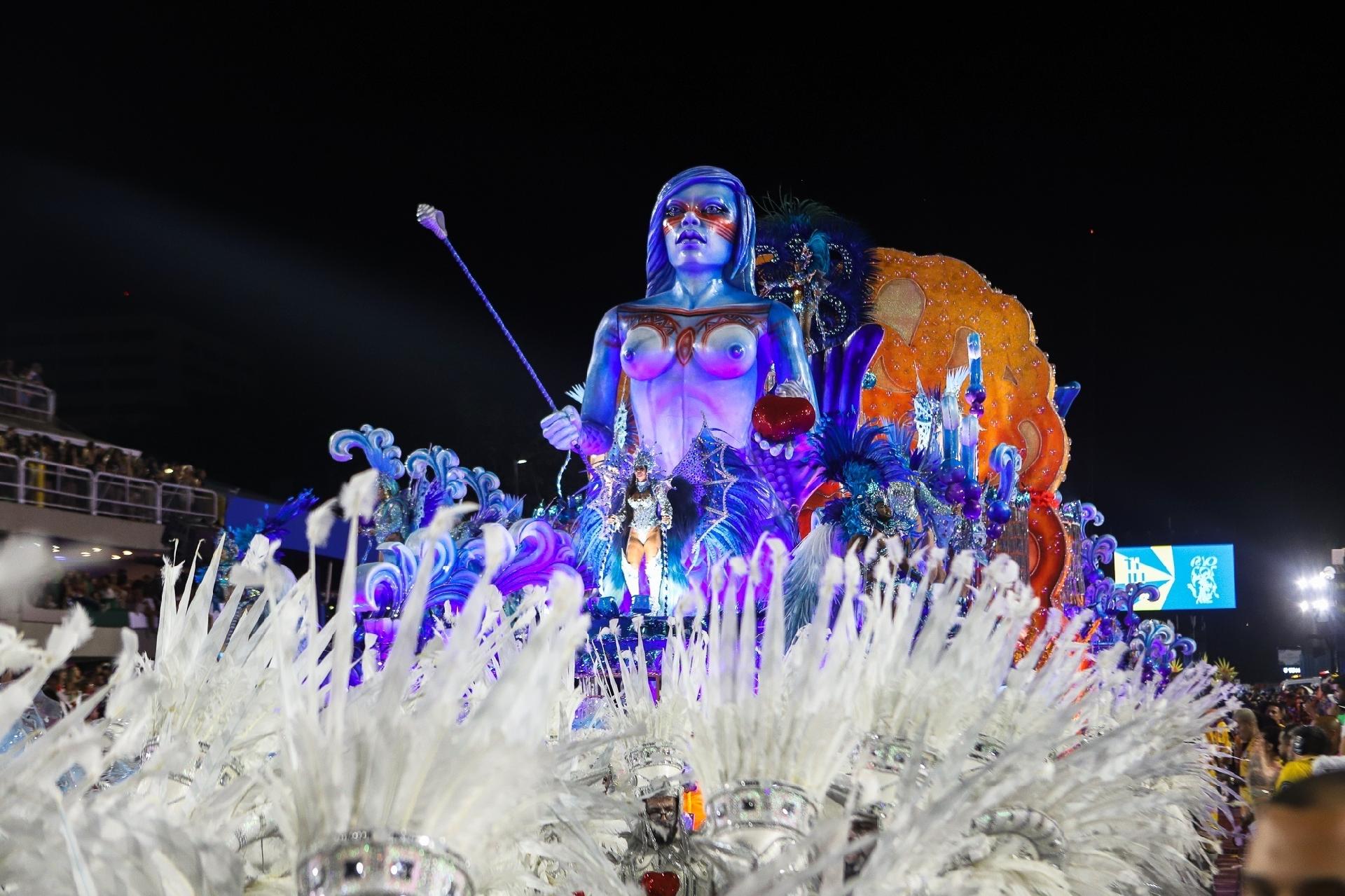 "É onda que vai, é onda que vem. Serei a Baía de Todos os Santos a se mirar no samba da minha Terra" foi o enredo escolhido - Zô Guimarães/ UOL