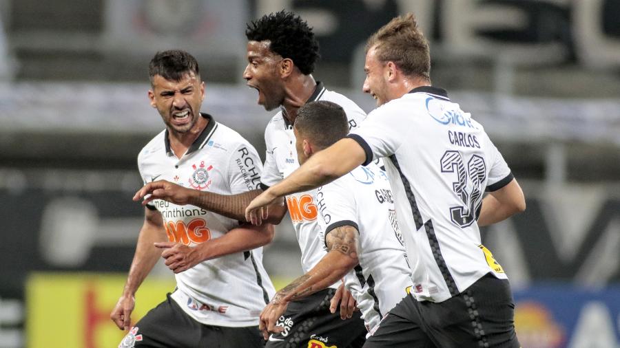 Gil comemora gol marcado para o Corinthians contra o Palmeiras - Rodrigo Coca/Agência Corinthians