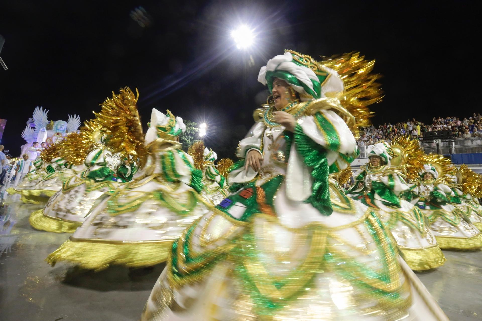 Vila Maria honra história do bairro e da escola em samba-enredo - Ricardo Matsukawa/UOL