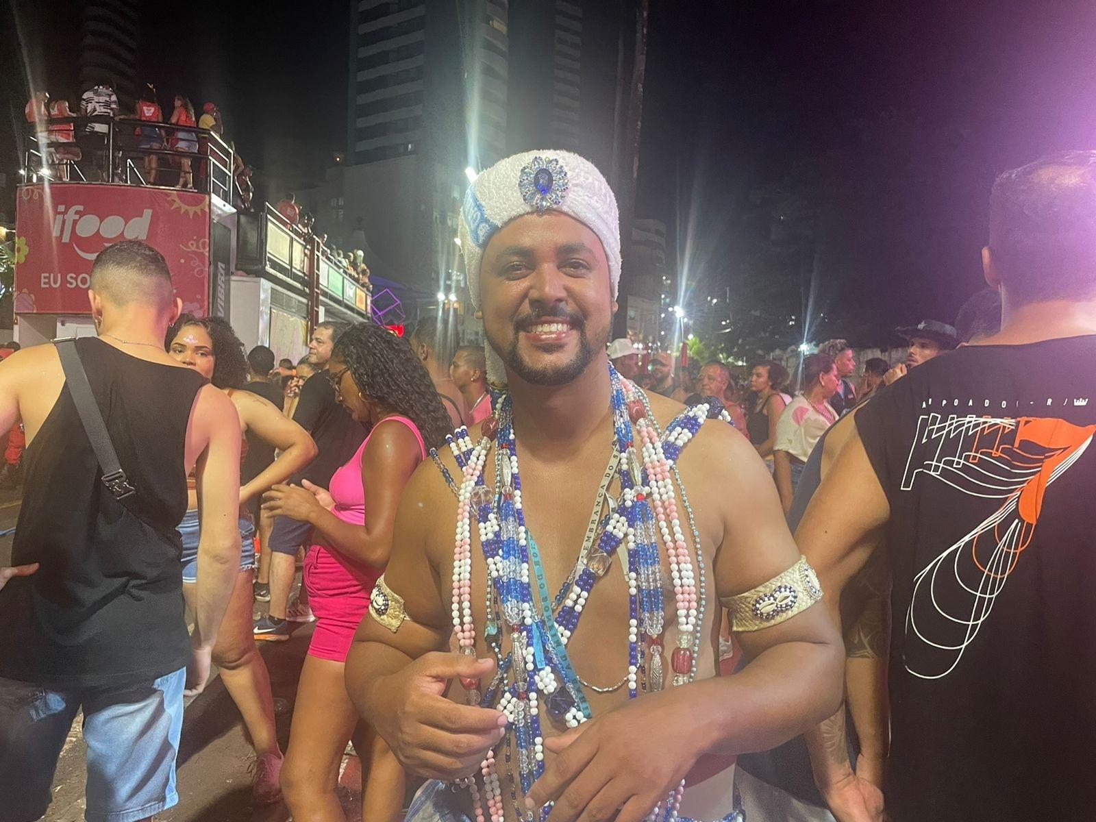 Eduardo Resende revelou como chega nas mulheres e afirmou não saber quantas já beijou - Larissa Couto/ UOL