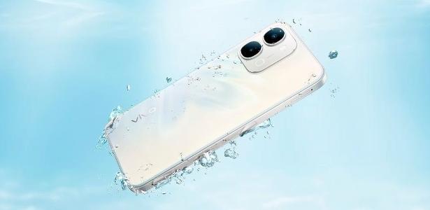 Jovi lança celular com bateria de até 2 dias por R$ 2.069 e 1º fone no país