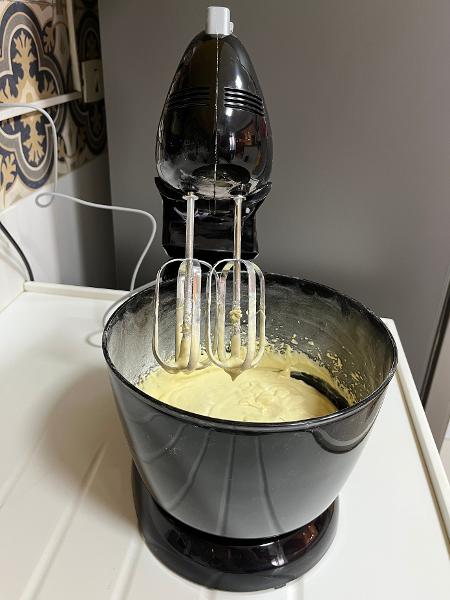 Batedeira da Britânia bateu bolo em menos de 4 minutos Batedeira da Britânia bateu bolo em menos de 4 minutos