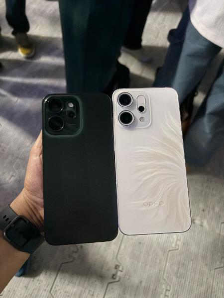OPPO Reno 14F(esq) e Reno 14 (dir)