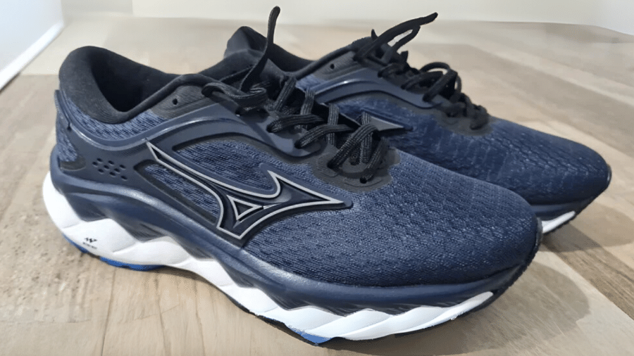 Tênis Mizuno Wave Titan 3 é indicado para corridas, treinos e outras atividades esportivas Tênis Mizuno Wave Titan 3 é indicado para corridas, treinos e outras atividades esportivas