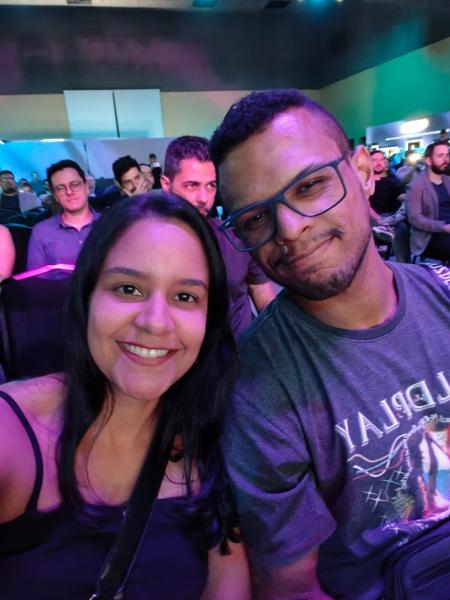 Selfie tirada com o OPPO Reno 14F