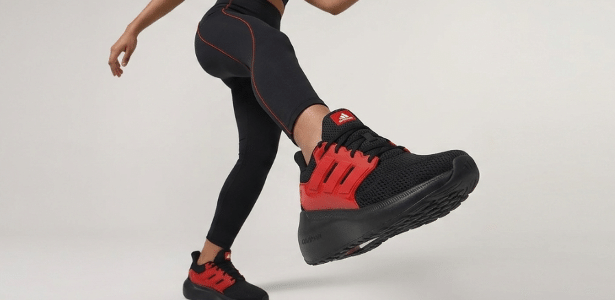 'Confortável, leve e resistente': tênis esportivo da Adidas está por R$ 200