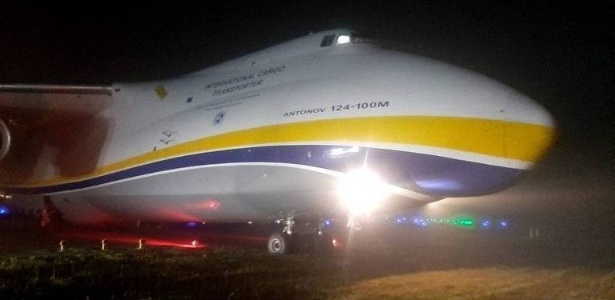 Em Guarulhos | Avião cargueiro sai da pista ao pousar em SP; não houve feridos