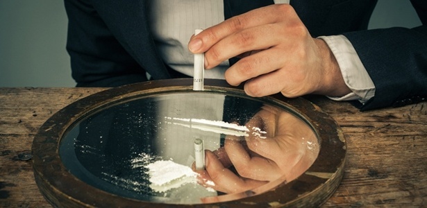 Pessoas que começam a usar cocaína durante a adolescência desenvolvem déficits cognitivos mais significativos do que quem inicia o consumo da droga na vida adulta - Reprodução