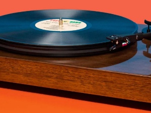 Você sabe diferenciar uma vitrola de um toca-discos? Leia e não erre mais