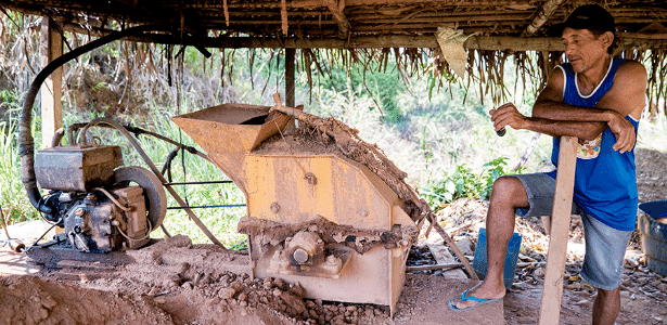 Desde os anos 1940 garimpeiros ocupam as comunidades do Galo, da Vila da Ressaca e da Ilha da Fazenda, no Pará - Iuri Barcelos / Agência Pública - Iuri Barcelos / Agência Pública