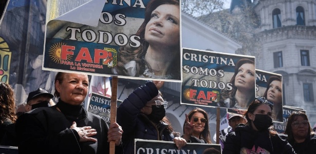 Multidão protesta em Buenos Aires contra atentado a Cristina Kirchner