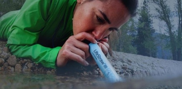 Os fabricantes do LifeStraw dizem que ele pode remover 99.9% dos parasitas e bactérias presentes na água não tratada - Zaria Gorvett